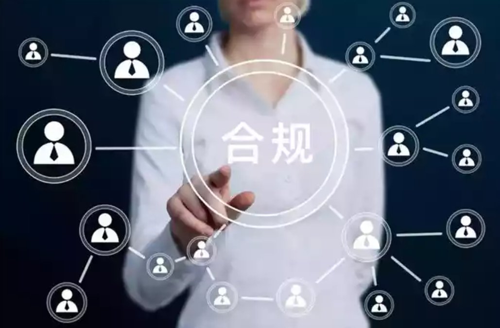两融投资者在营业部柜台办理授信签字手续,客户经理在一旁指导